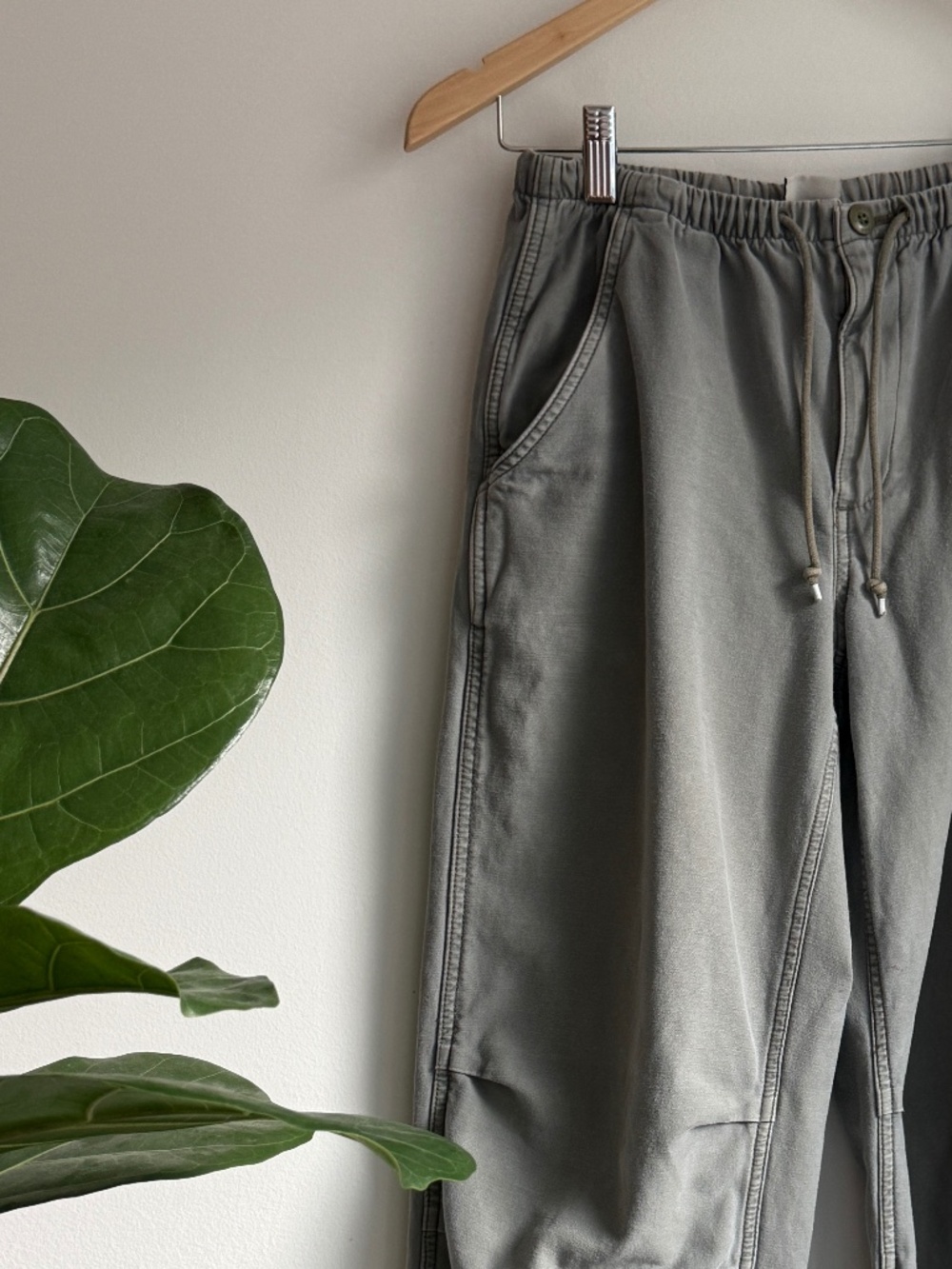 TNA Aritzia Grey Utility Drawstring Pants Size S 100% Cotton